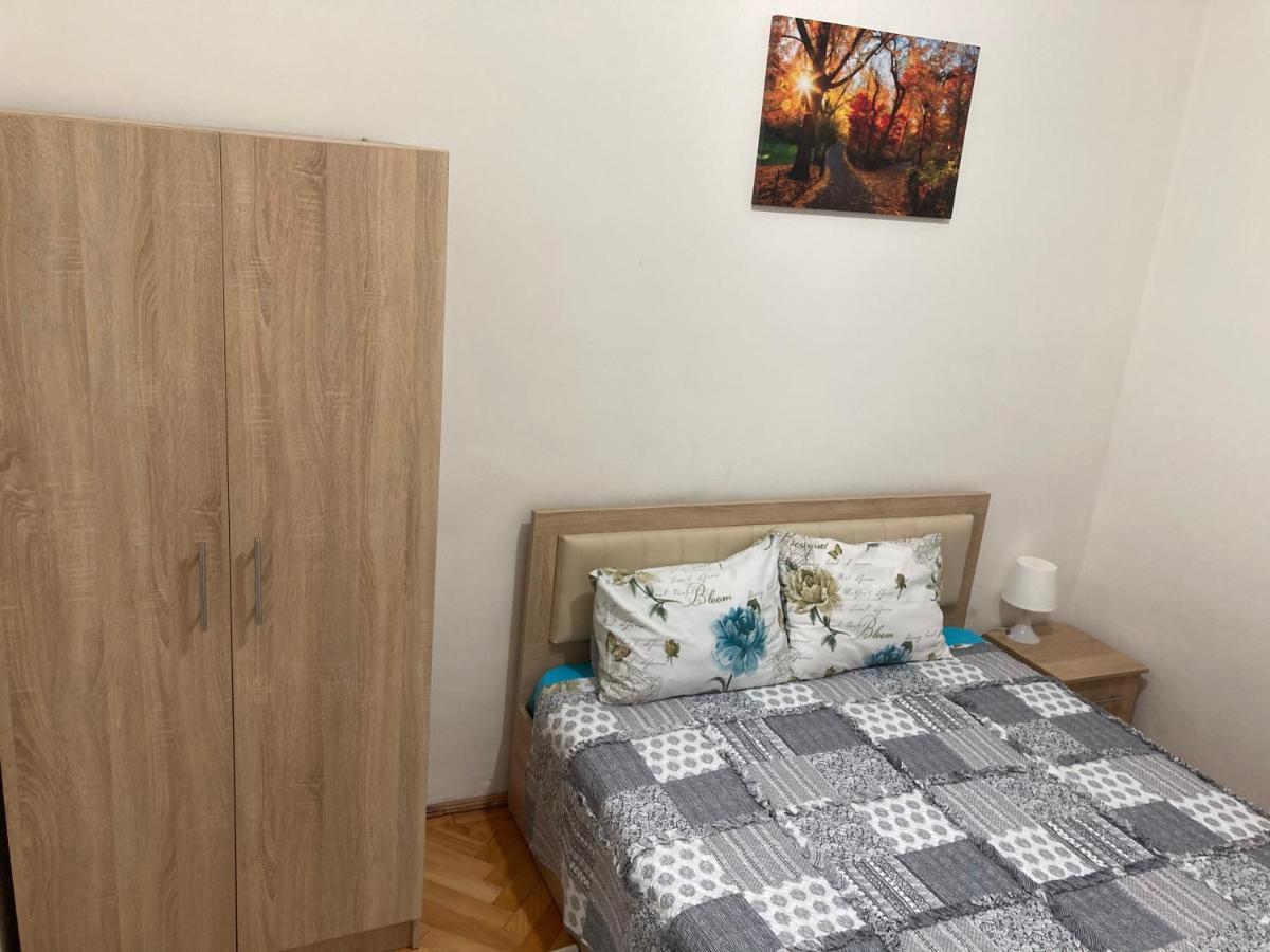 Irina Apartments 皮特什蒂 外观 照片